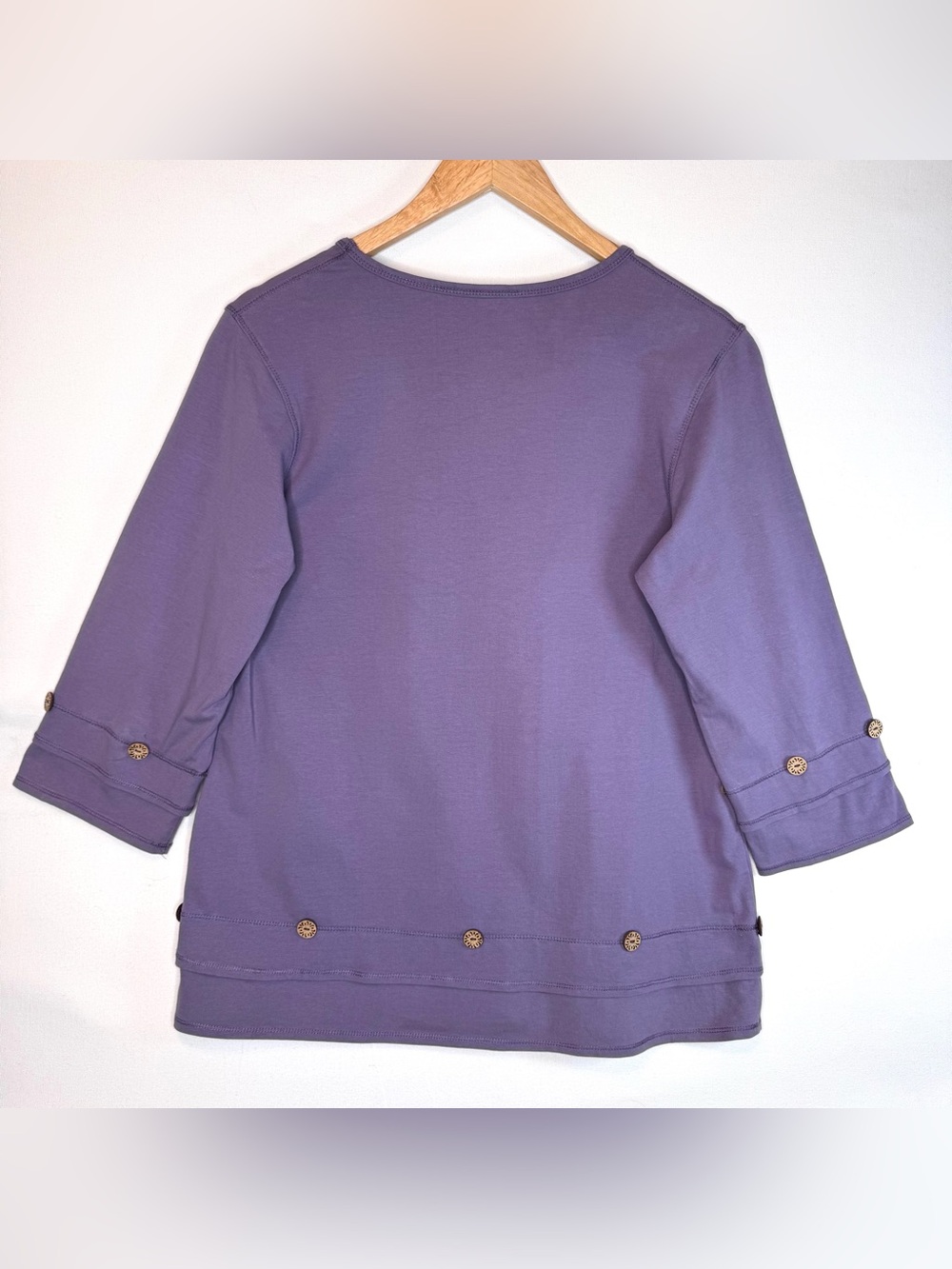 Lulu‎ B 3/4 Sleeve Top cotton spandex wood buttons layered hem size small purple - Picture 8 of 8